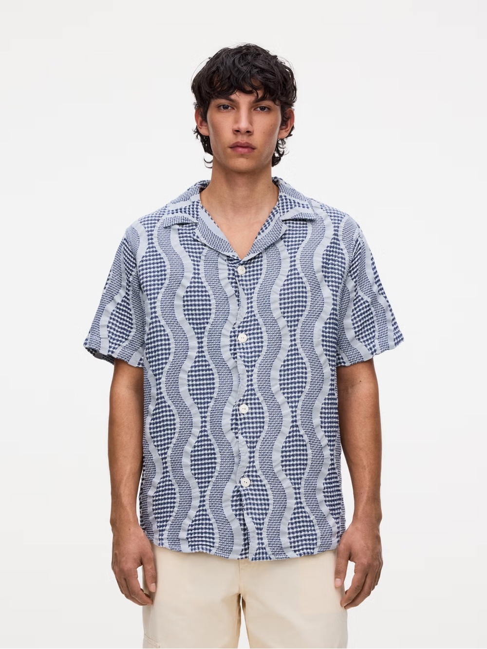 OAS Blue Wavy Pattern Short-Sleeve Button-Down Shirt